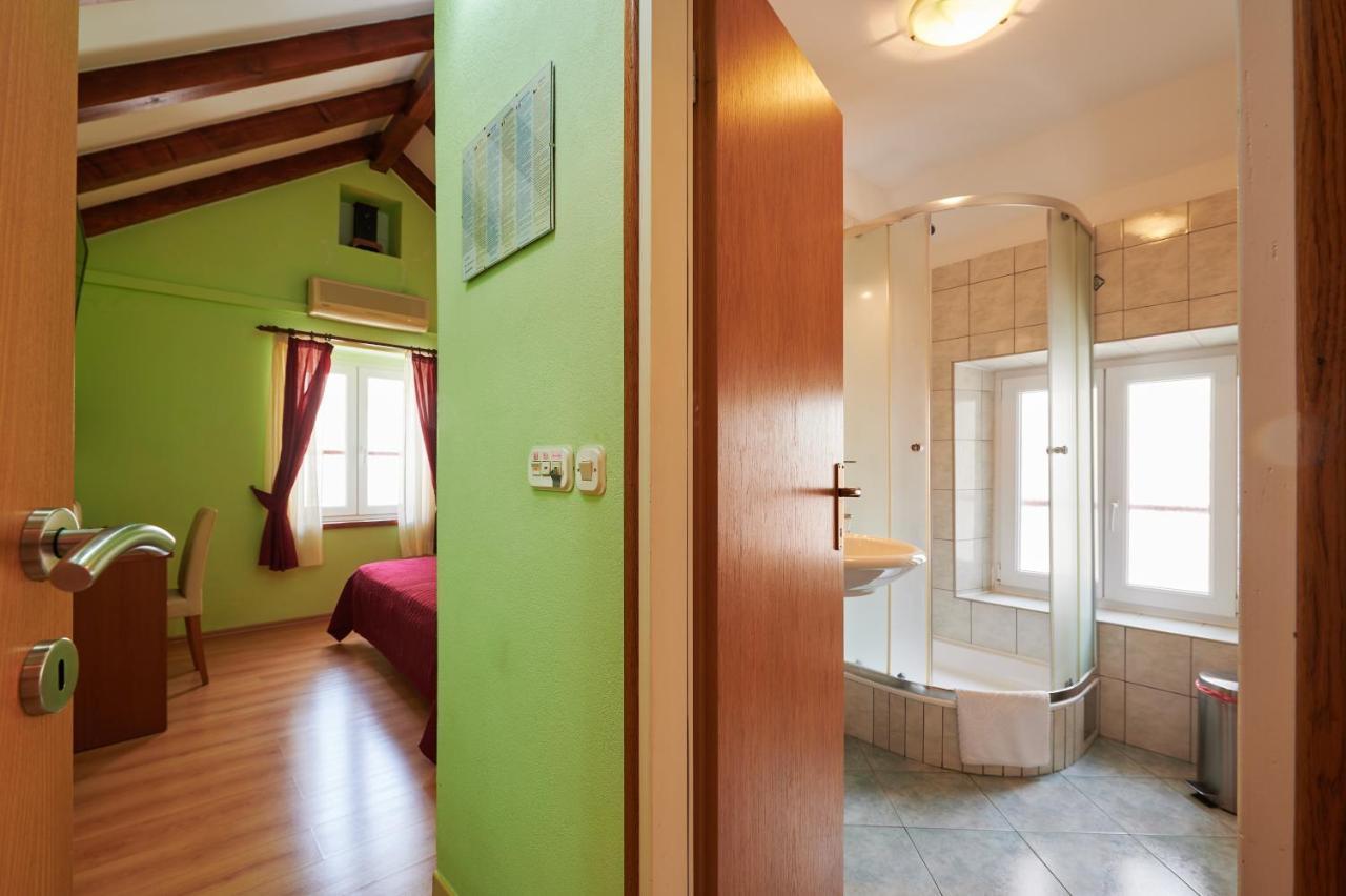 Apartments Ivica Trogir Bagian luar foto